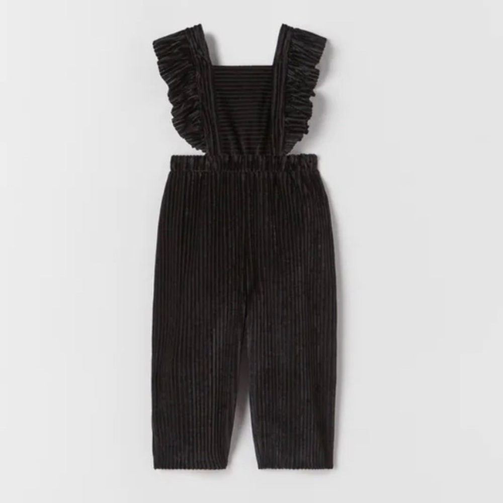 Zara ruffled velvet jumpsuit- Size 18-24 months
